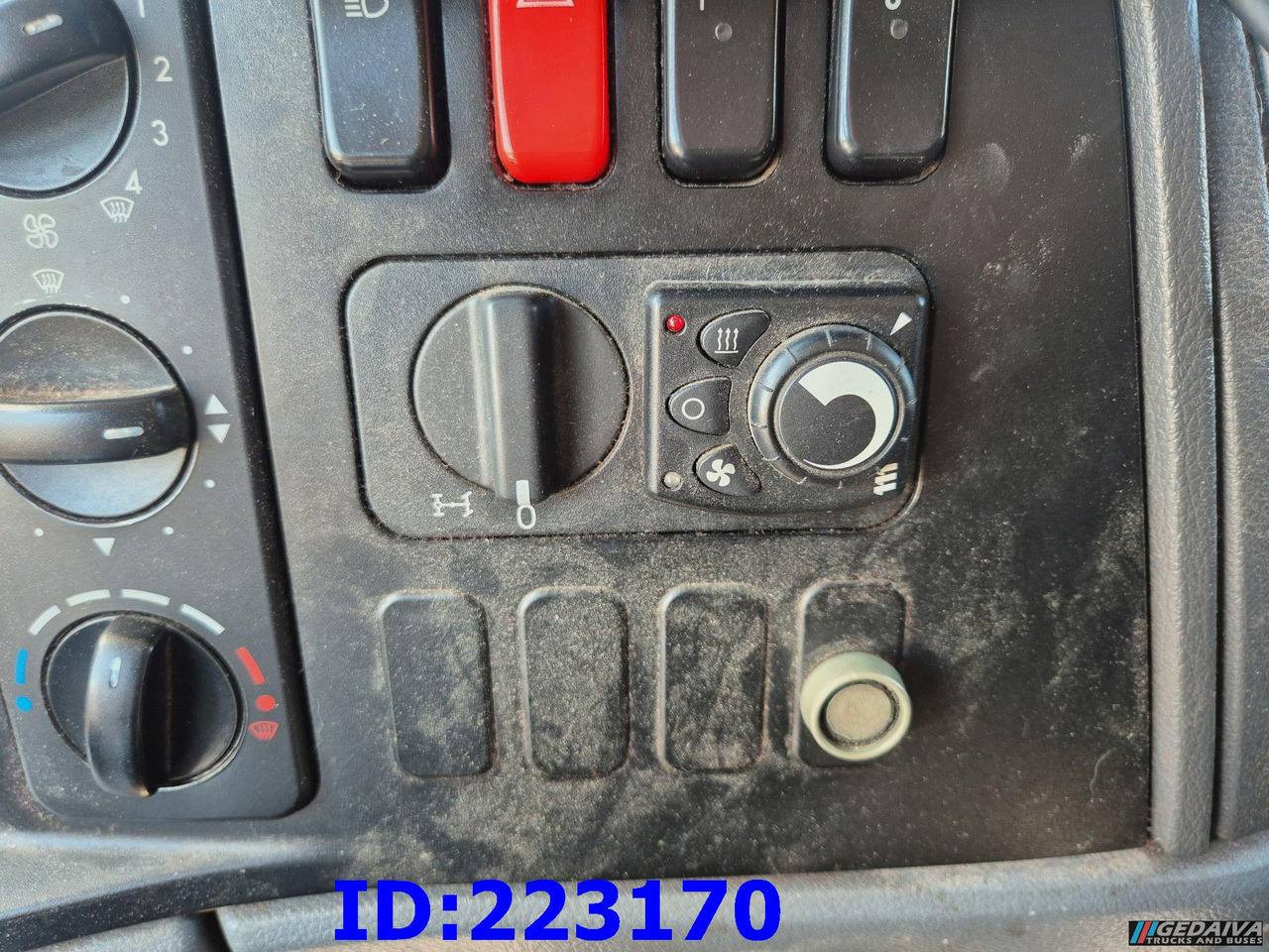 Camión isotérmico MERCEDES-BENZ Atego 1324L - Euro5: foto 14