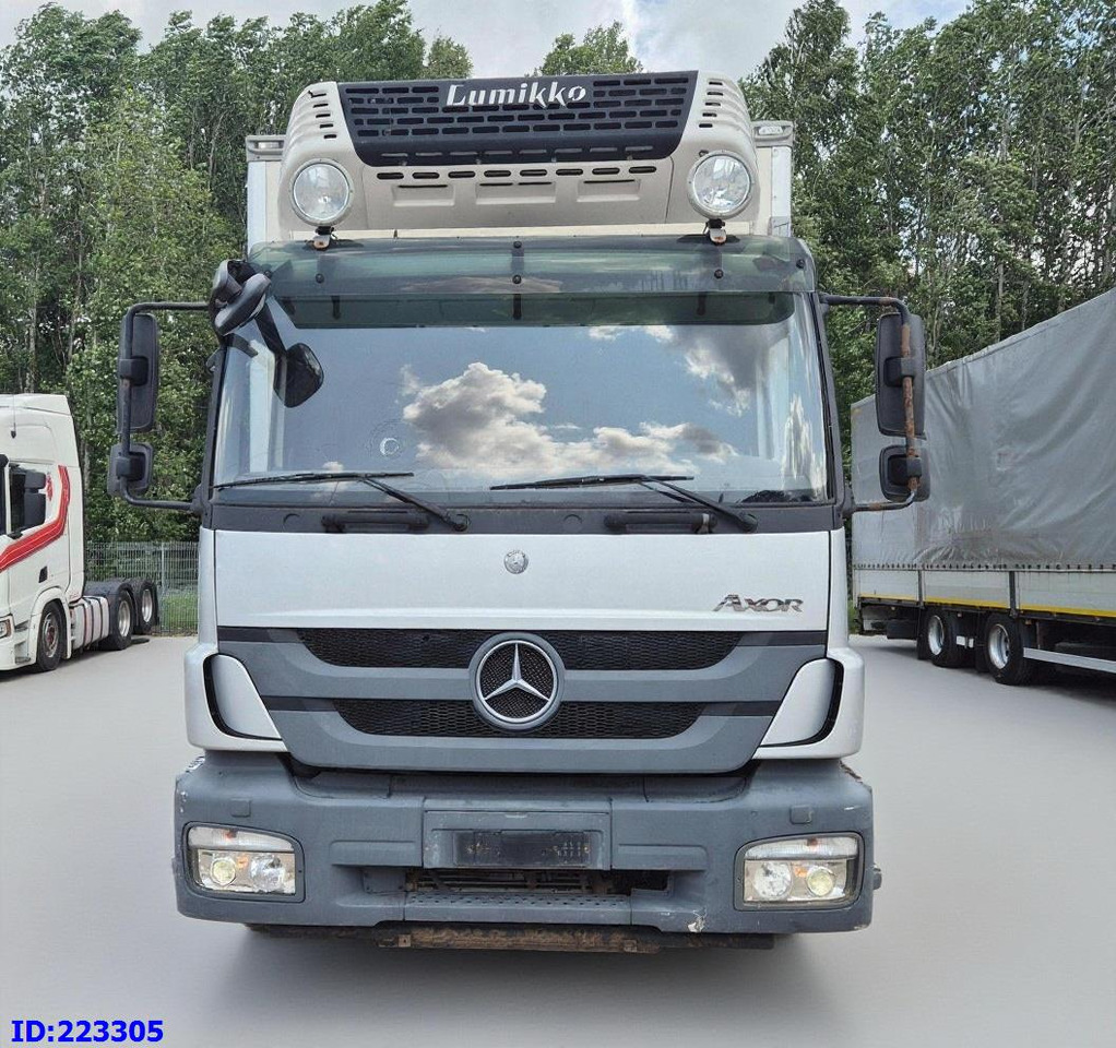 MERCEDES-BENZ Axor 1829 Euro5 Manual + Tail lift - Camión frigorífico: foto 2 MERCEDES-BENZ Axor 1829 Euro5 Manual + Tail lift - Camión frigorífico: foto 2