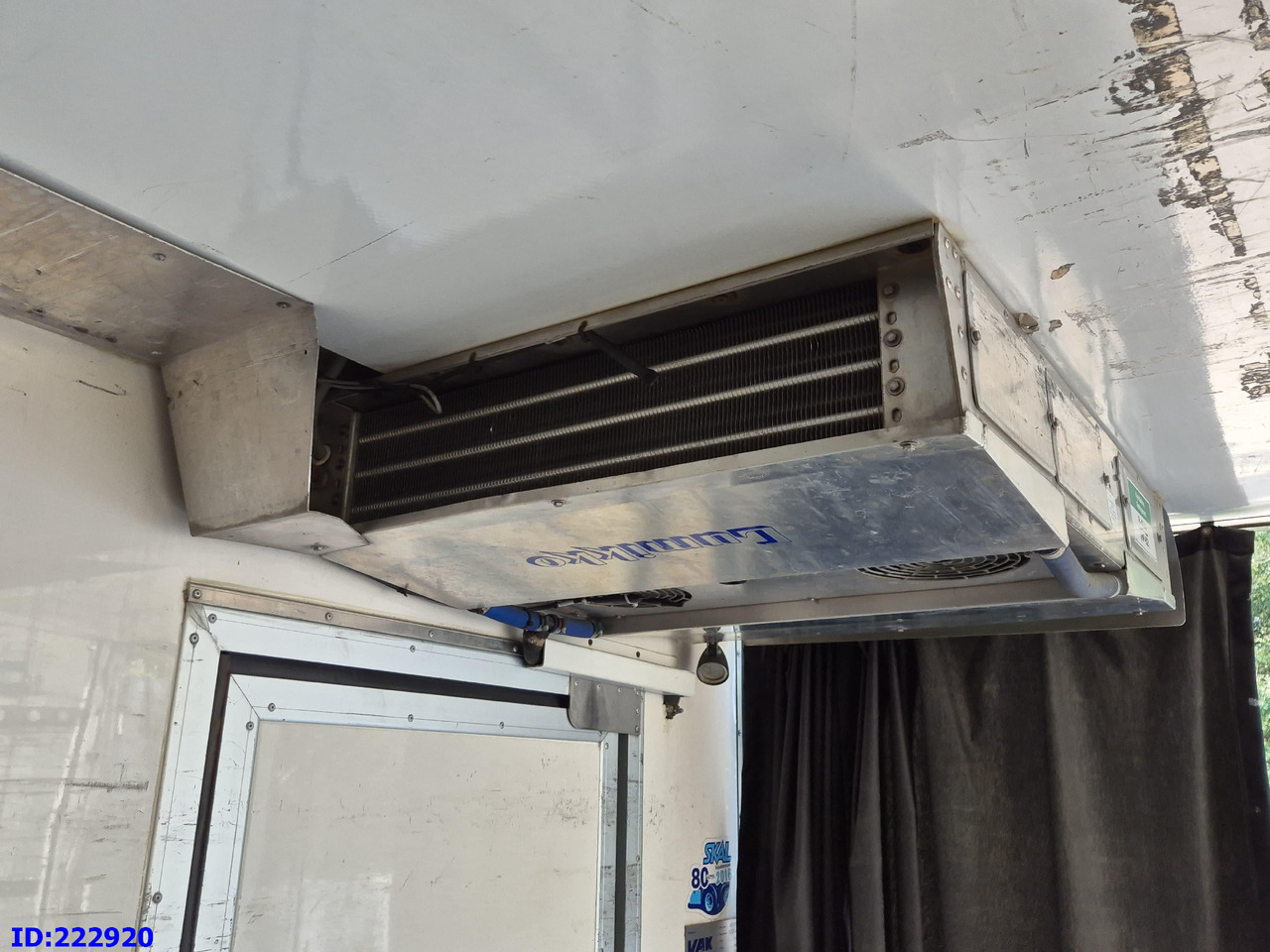 Camión frigorífico MERCEDES-BENZ Axor 1829 Manual + Tail lift: foto 10 Camión frigorífico MERCEDES-BENZ Axor 1829 Manual + Tail lift: foto 10