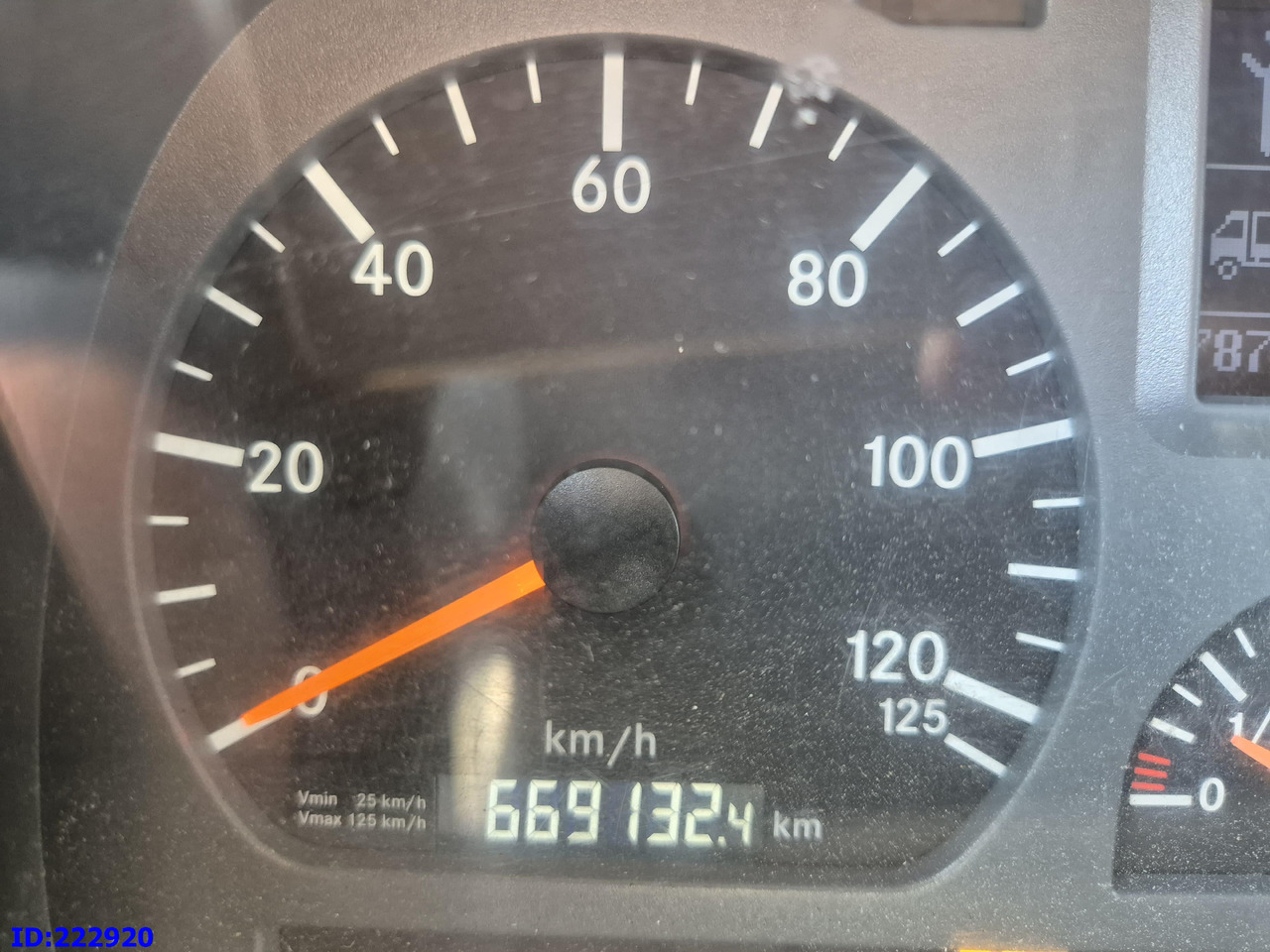 Camión frigorífico MERCEDES-BENZ Axor 1829 Manual + Tail lift: foto 19 Camión frigorífico MERCEDES-BENZ Axor 1829 Manual + Tail lift: foto 19