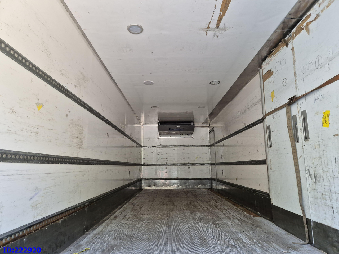 Camión frigorífico MERCEDES-BENZ Axor 1829 Manual + Tail lift: foto 8 Camión frigorífico MERCEDES-BENZ Axor 1829 Manual + Tail lift: foto 8