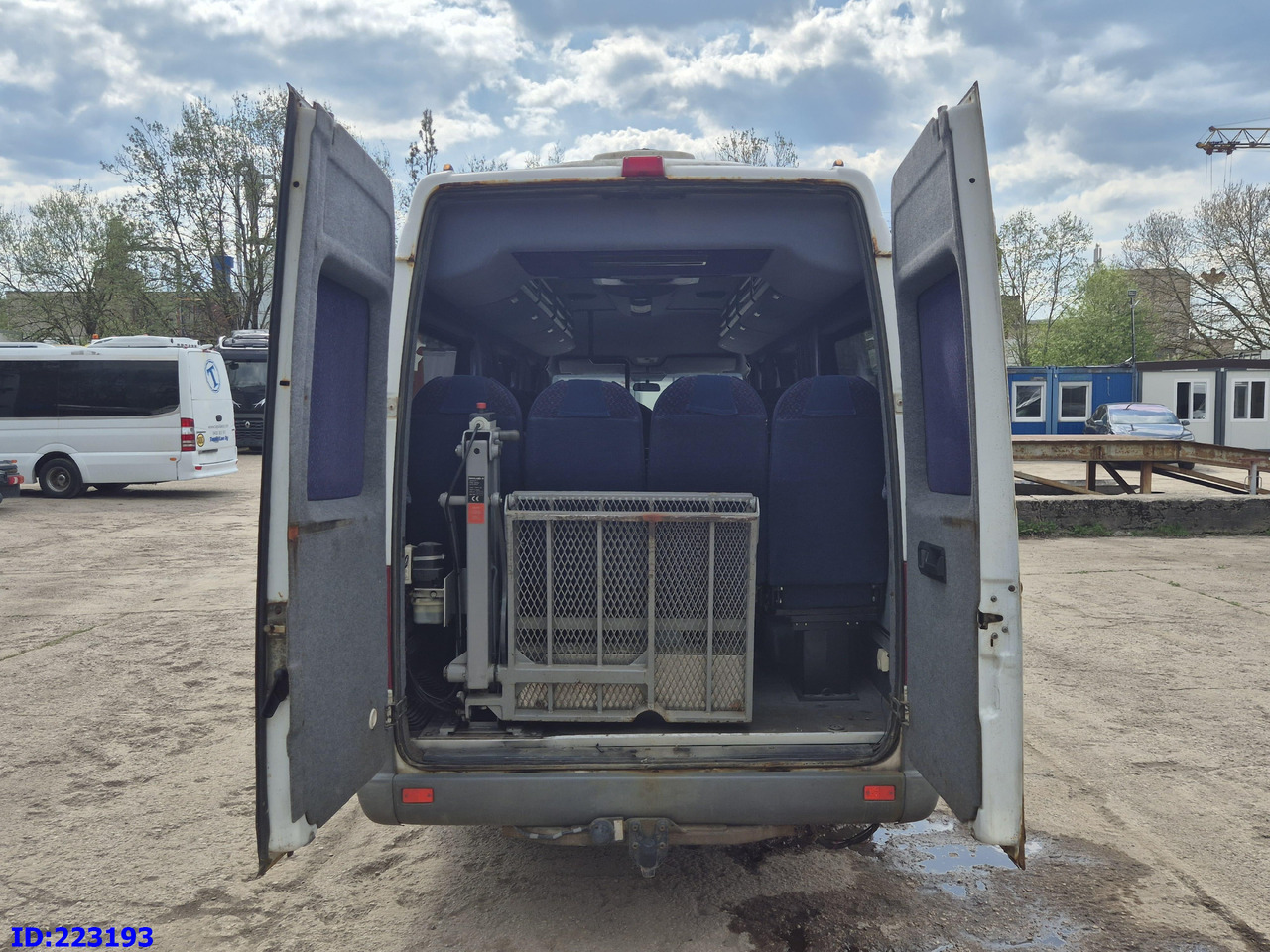 Minibús, Furgoneta de pasajeros MERCEDES-BENZ Sprinter 416 VIP AC 17-seater: foto 6