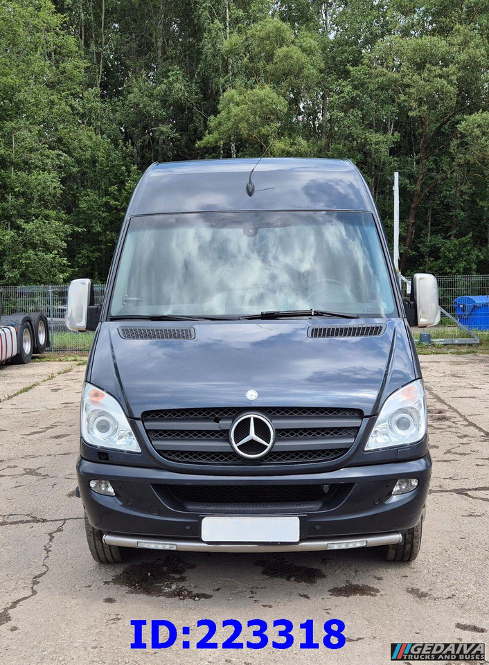 MERCEDES-BENZ Sprinter 519 VIP - 17 Seater (Engine broken) - Autocar: foto 2 MERCEDES-BENZ Sprinter 519 VIP - 17 Seater (Engine broken) - Autocar: foto 2
