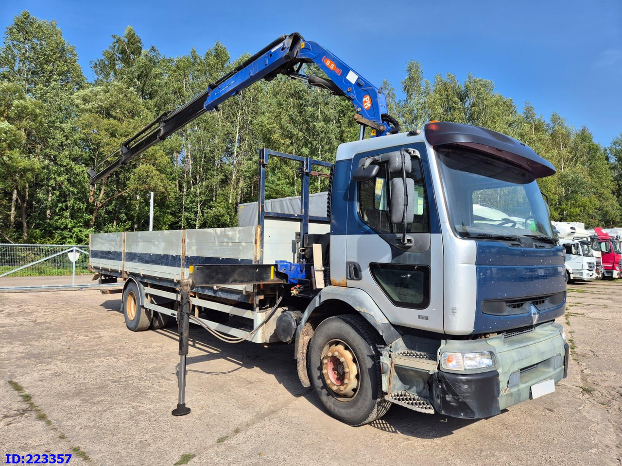 RENAULT Premium 210 4x2 Crane PM - Camión forestal: foto 2 RENAULT Premium 210 4x2 Crane PM - Camión forestal: foto 2
