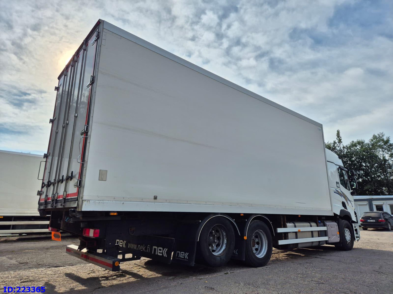 RENAULT T520 6x2 Euro 6 (Box 7.82m) - Camión caja cerrada: foto 5 RENAULT T520 6x2 Euro 6 (Box 7.82m) - Camión caja cerrada: foto 5