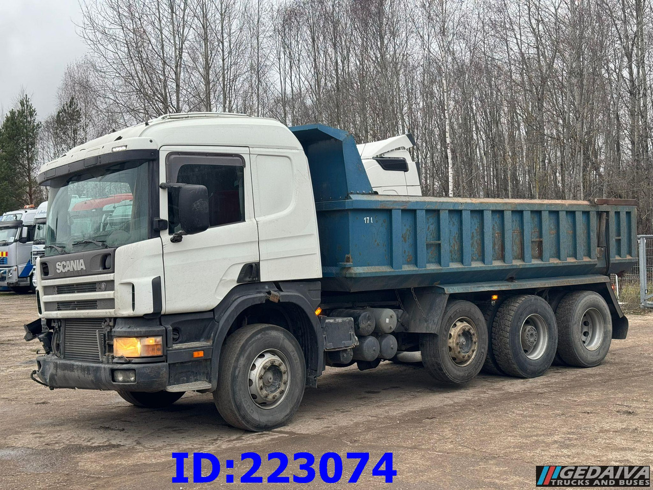 SCANIA 124 8x2 - Manual - Full steel - Camión volquete: foto 2 SCANIA 124 8x2 - Manual - Full steel - Camión volquete: foto 2