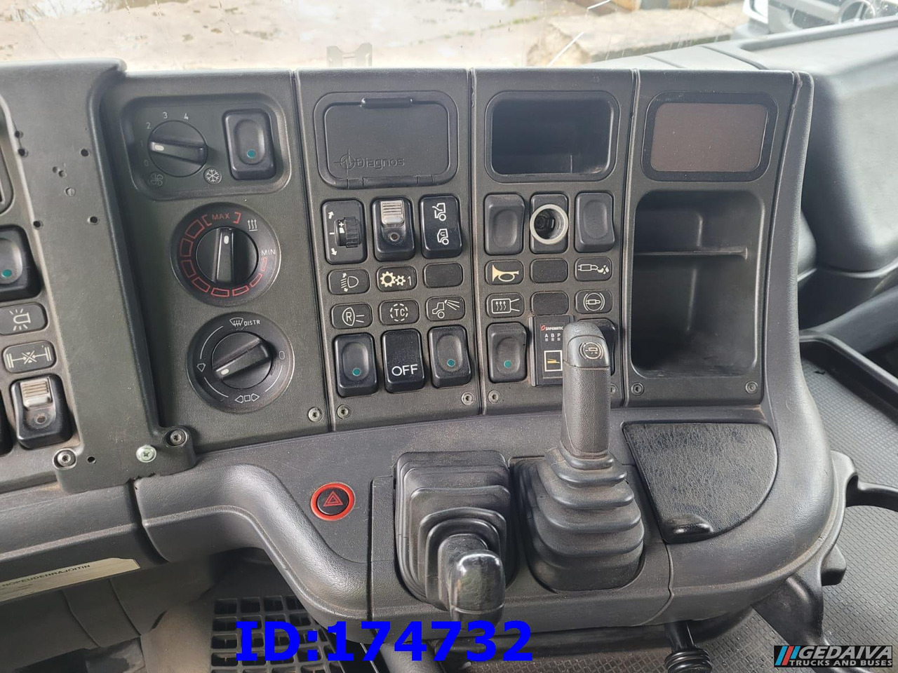 Camión con equipo de cable SCANIA 144 - 6x4 - Full Steel - Big Axles - 3 Pedals: foto 13