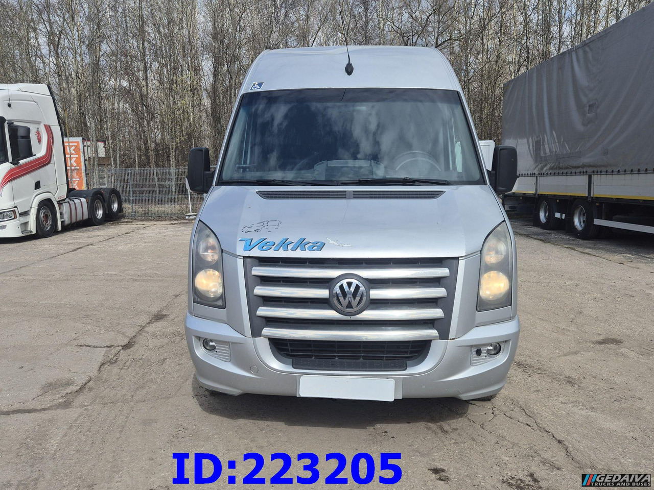 VOLKSWAGEN Crafter VIP - 17-seats - Euro5 - Autocar: foto 2 VOLKSWAGEN Crafter VIP - 17-seats - Euro5 - Autocar: foto 2