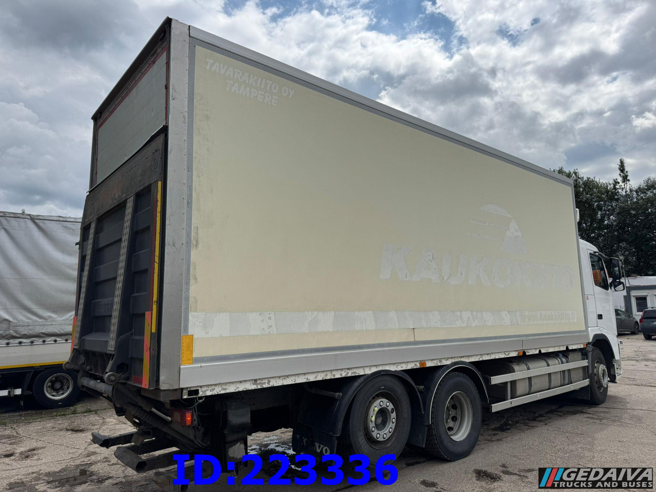 VOLVO FH13 460HP 6x2 OPEN SIDE BOX - Camión caja cerrada: foto 5 VOLVO FH13 460HP 6x2 OPEN SIDE BOX - Camión caja cerrada: foto 5