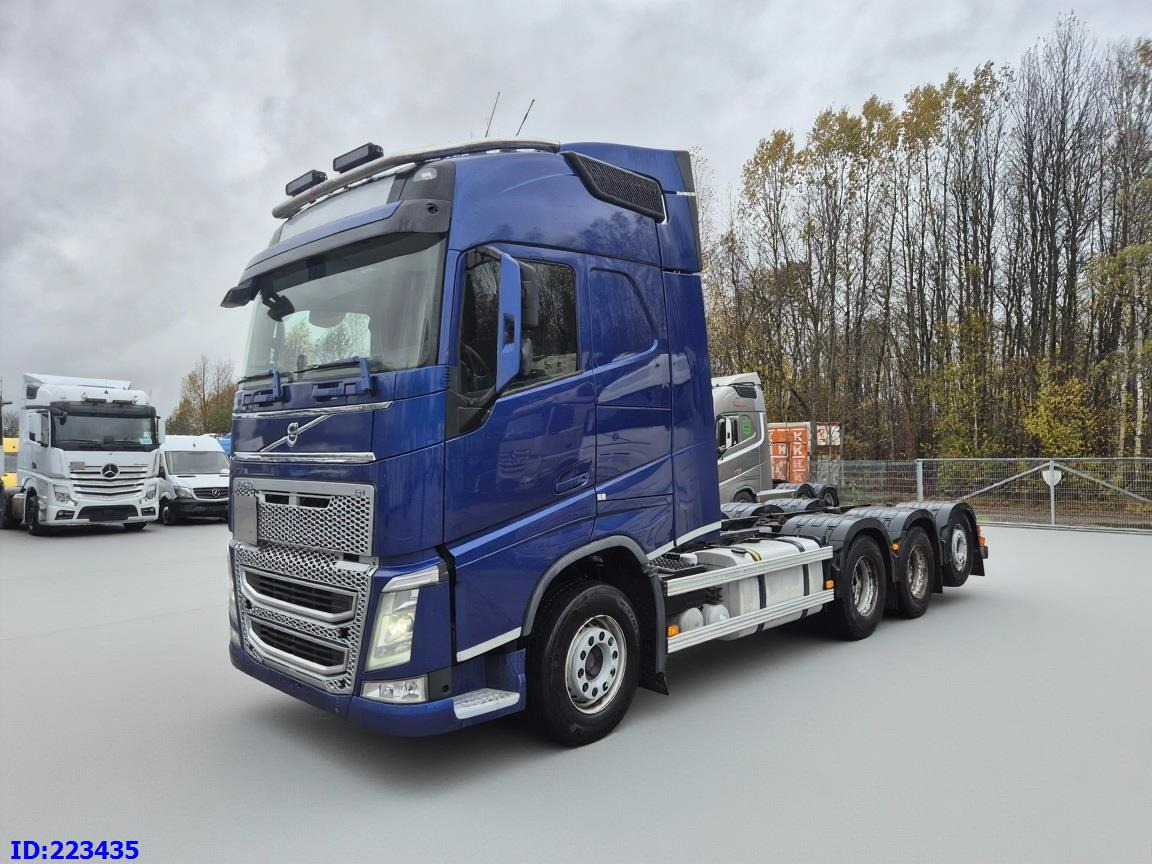 VOLVO FH13 540HP 8x4 (steering axle) - Camión chasis: foto 1 VOLVO FH13 540HP 8x4 (steering axle) - Camión chasis: foto 1