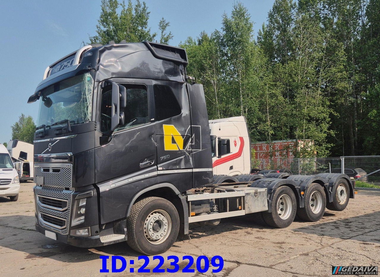 VOLVO FH16 750HP 8x4 Steering axle - Camión chasis: foto 4 VOLVO FH16 750HP 8x4 Steering axle - Camión chasis: foto 4
