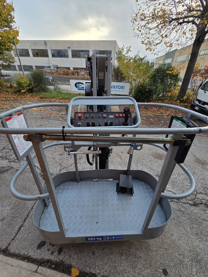 NIFTYLIFT HR 15 HDE - Plataforma articulada: foto 2 NIFTYLIFT HR 15 HDE - Plataforma articulada: foto 2