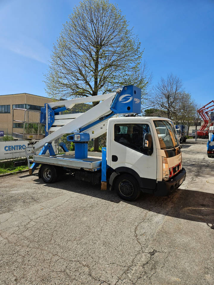 Camión con plataforma elevadora SOCAGE DA 320: foto 19