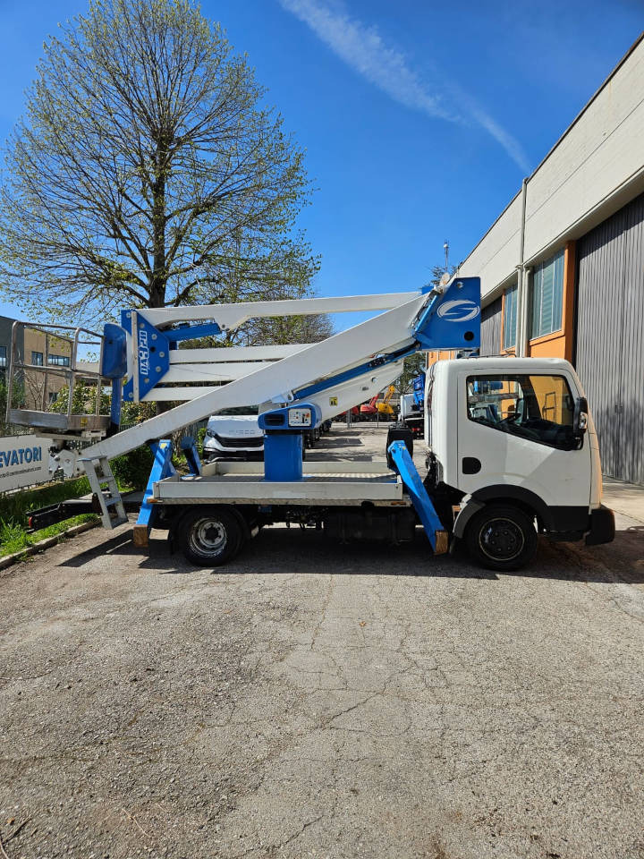 Camión con plataforma elevadora SOCAGE DA 320: foto 18