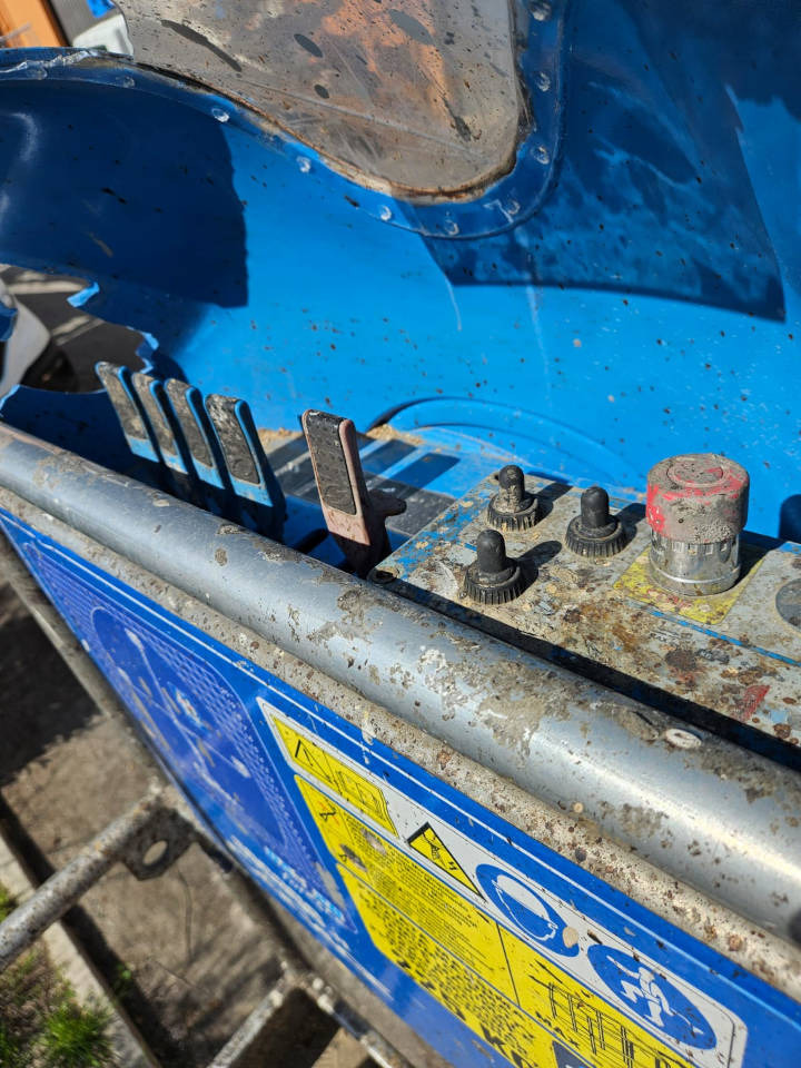 Camión con plataforma elevadora SOCAGE DA 320: foto 7