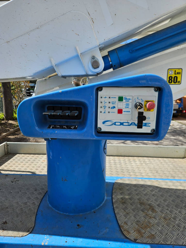 Camión con plataforma elevadora SOCAGE DA 320: foto 10