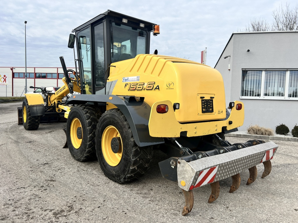 New Holland F 156.6 A (111441) - Grader: foto 4 New Holland F 156.6 A (111441) - Grader: foto 4