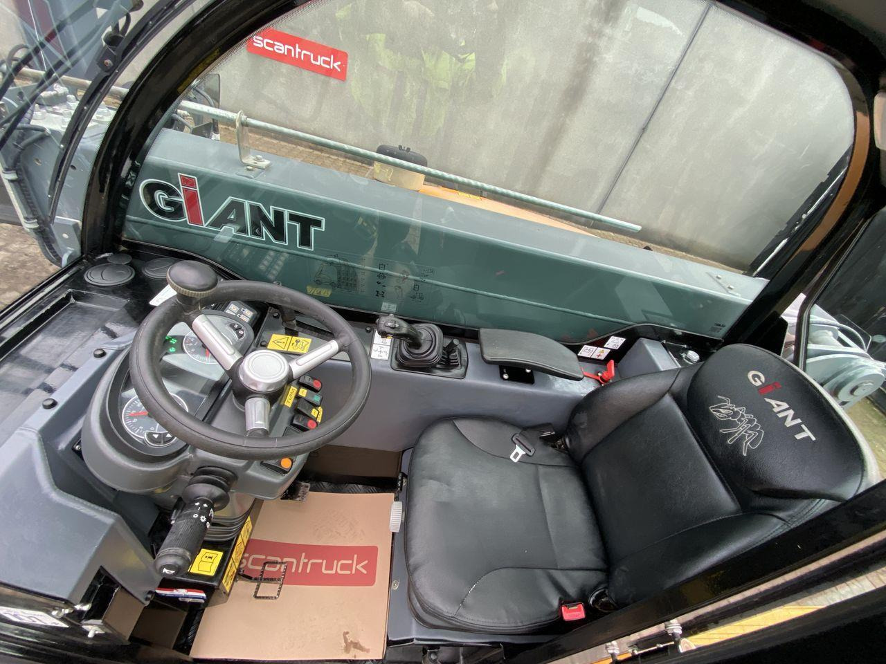 Giant 4548 Tendo - Manipulador telescópico: foto 3 Giant 4548 Tendo - Manipulador telescópico: foto 3