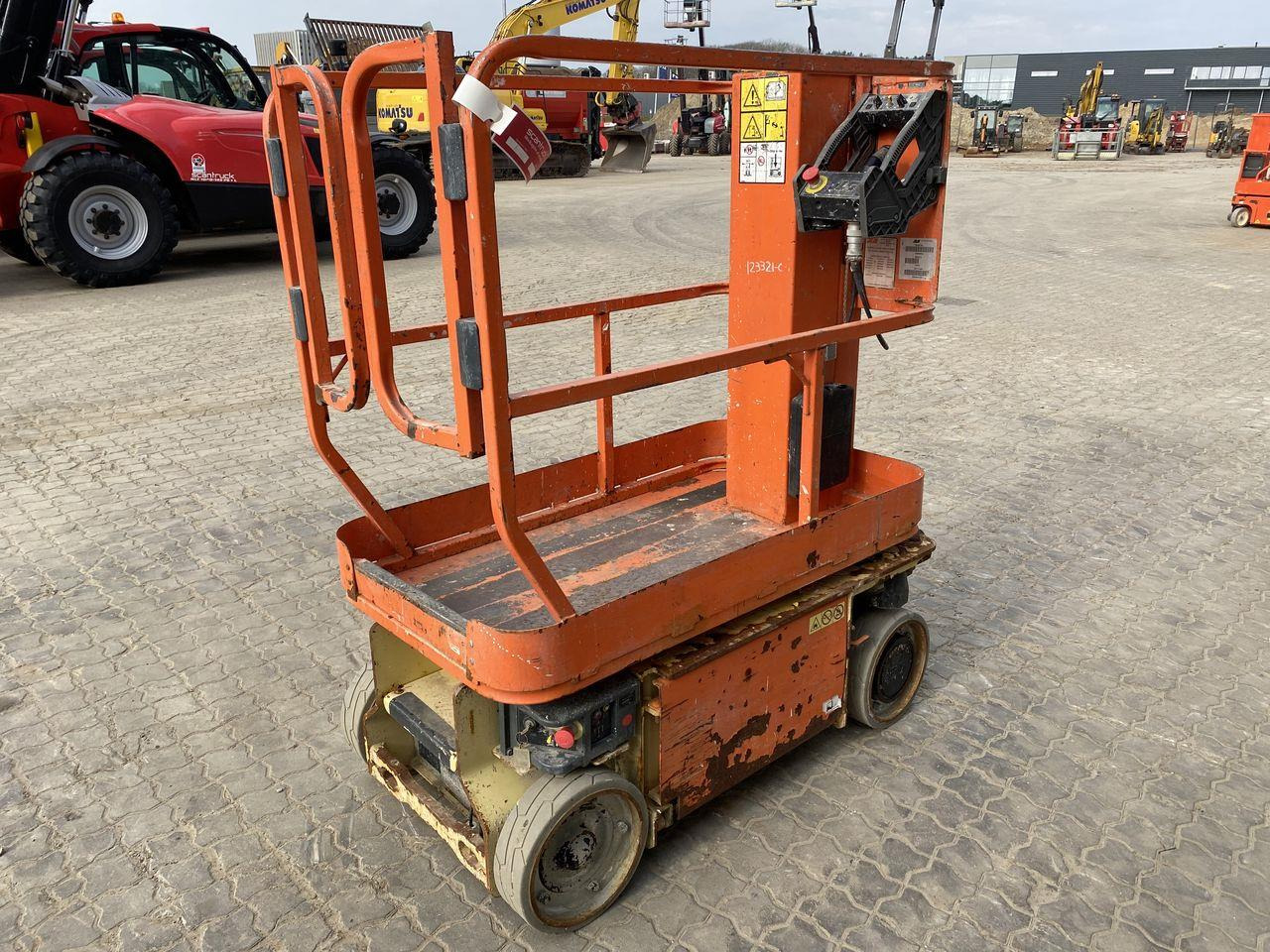 JLG 1230ES - Plataforma de mástil vertical: foto 4 JLG 1230ES - Plataforma de mástil vertical: foto 4