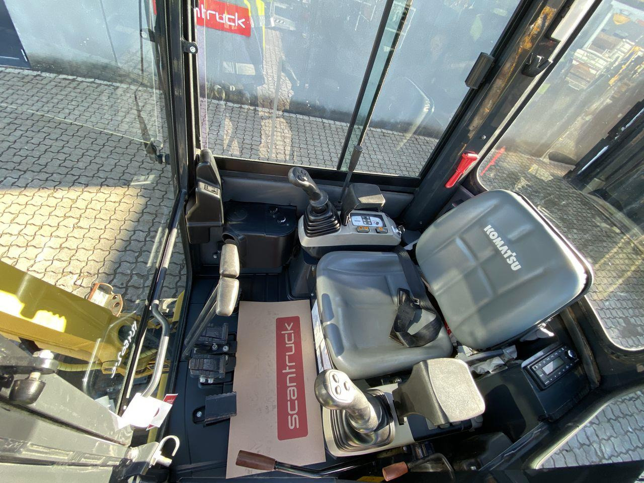 Komatsu PC16R-3HS - Miniexcavadora: foto 3 Komatsu PC16R-3HS - Miniexcavadora: foto 3