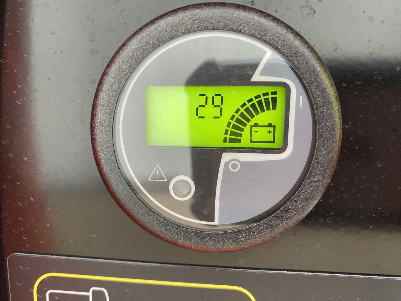 Plataforma de mástil vertical Manitou 100VJR: foto 11