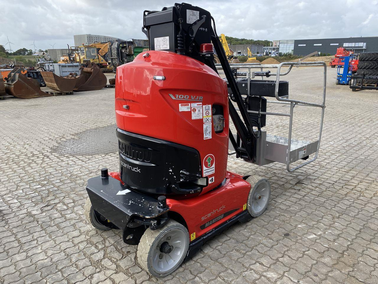 Manitou 100VJR - Plataforma de mástil vertical: foto 4 Manitou 100VJR - Plataforma de mástil vertical: foto 4