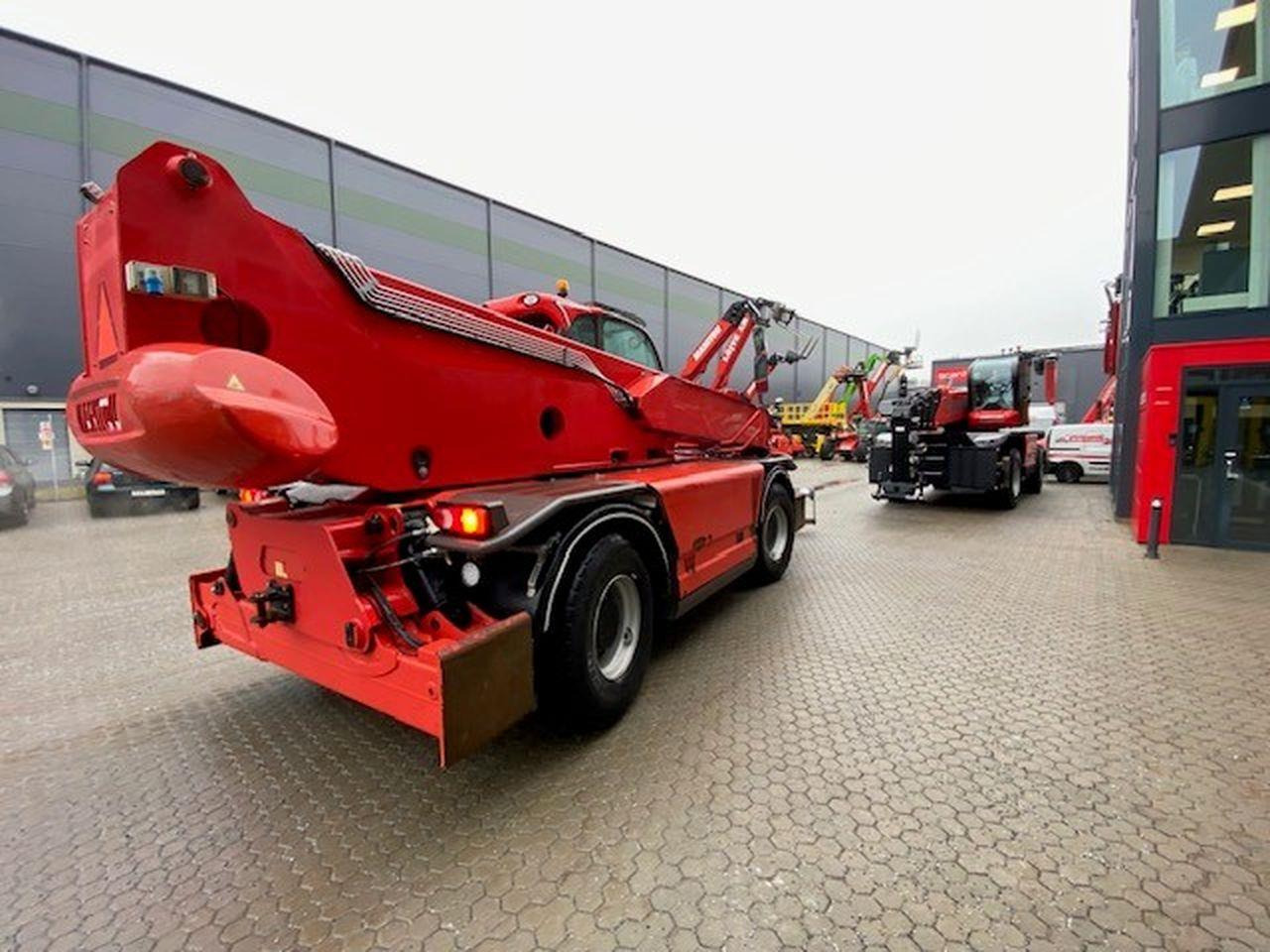 Manitou MRT2470P+ ST4 - Manipulador telescópico: foto 3 Manitou MRT2470P+ ST4 - Manipulador telescópico: foto 3