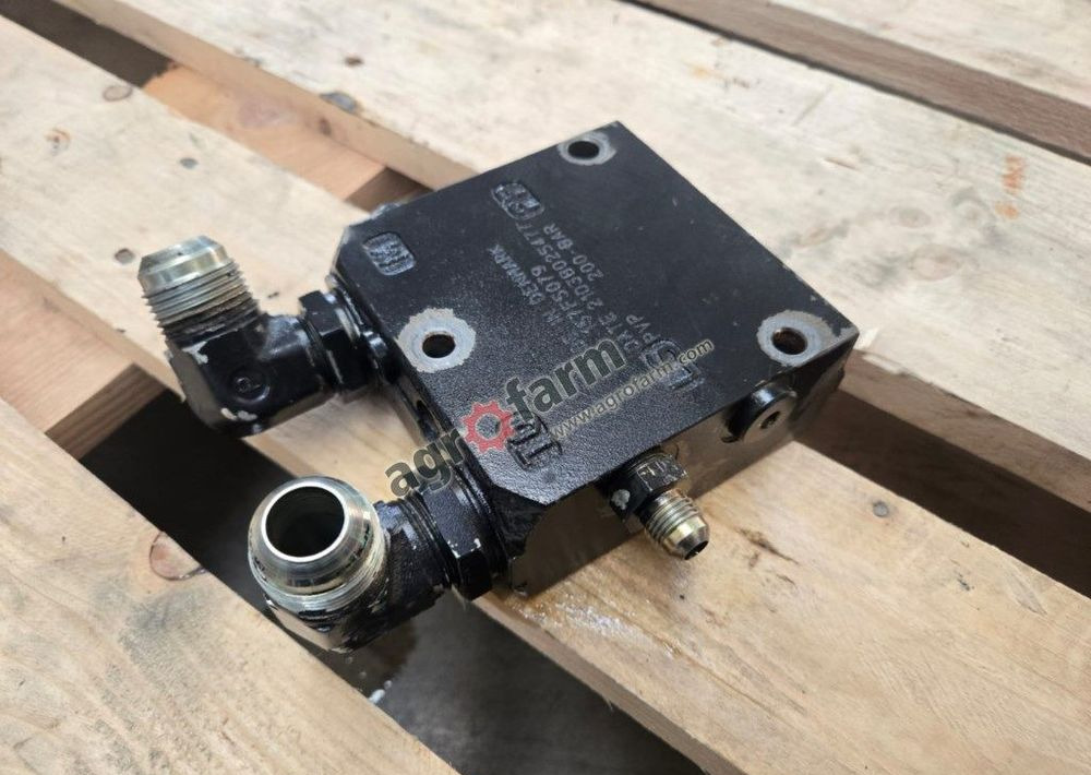 Pokrywa końcowa Valtra T170, T171, T140 - Hidráulica: foto 1 Pokrywa końcowa Valtra T170, T171, T140 - Hidráulica: foto 1