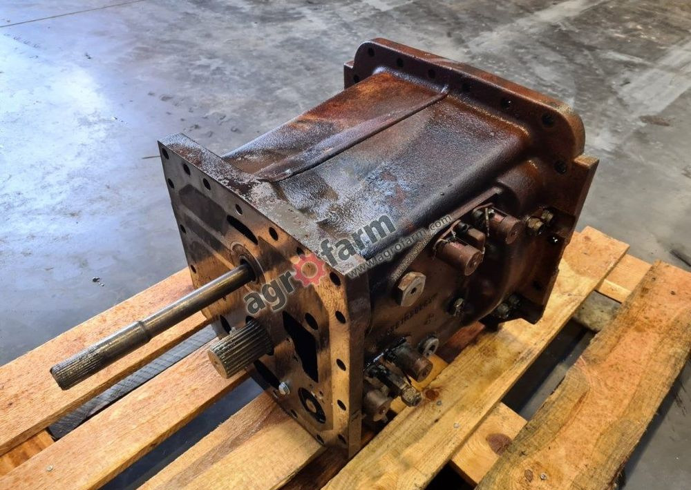 Skrzynia biegów Massey Ferguson 7616 1503B1 - Caja de cambios: foto 1 Skrzynia biegów Massey Ferguson 7616 1503B1 - Caja de cambios: foto 1