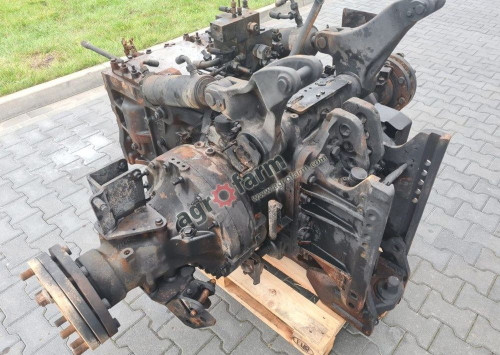 Skrzynia biegów, tylny most Massey Ferguson 6614 - Caja de cambios: foto 3 Skrzynia biegów, tylny most Massey Ferguson 6614 - Caja de cambios: foto 3