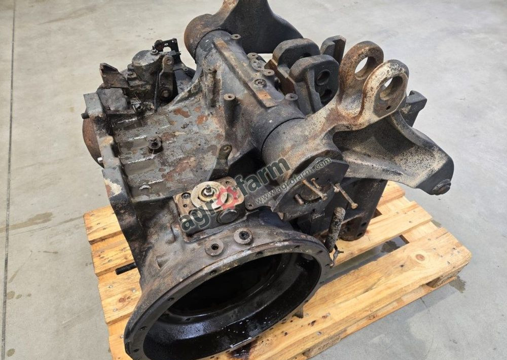 Tylny most Massey Ferguson 6614, 7465, 7620 - Caja de cambios: foto 1 Tylny most Massey Ferguson 6614, 7465, 7620 - Caja de cambios: foto 1