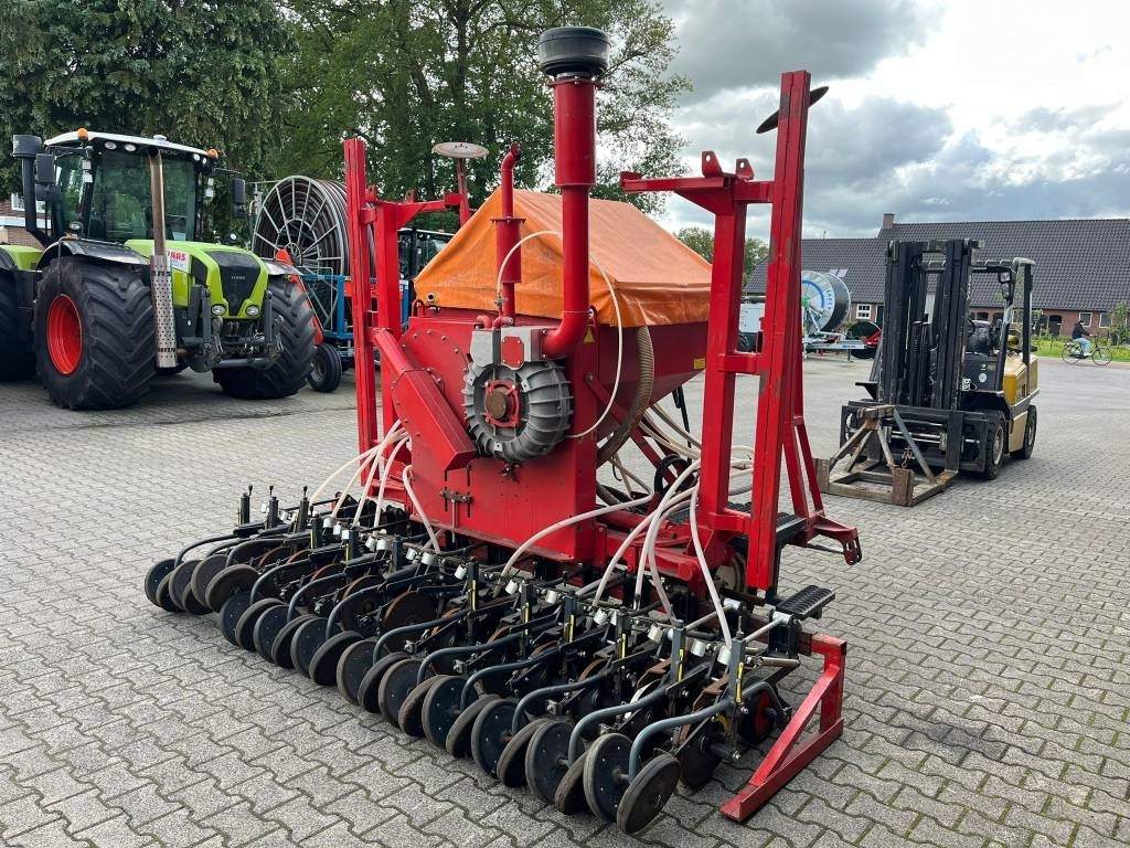 Herriau Turbosem SP12 - Sembradora de precisión: foto 5 Herriau Turbosem SP12 - Sembradora de precisión: foto 5