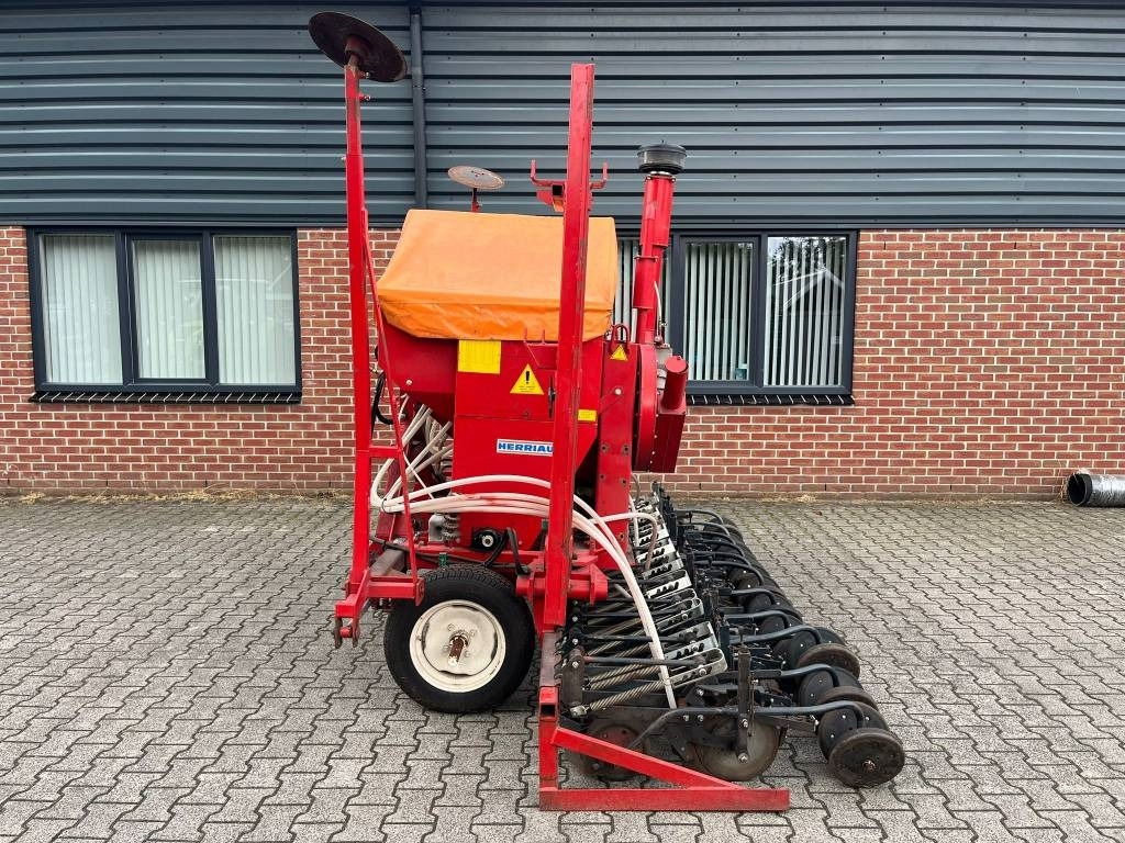 Herriau Turbosem SP12 - Sembradora de precisión: foto 2 Herriau Turbosem SP12 - Sembradora de precisión: foto 2