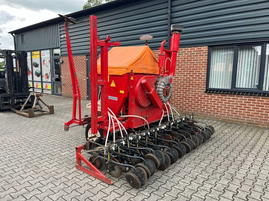 Herriau Turbosem SP12 - Sembradora de precisión: foto 3 Herriau Turbosem SP12 - Sembradora de precisión: foto 3