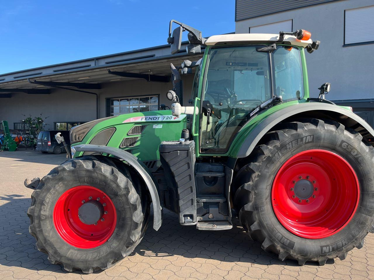 Fendt 720 Vario SCR - Tractor: foto 1 Fendt 720 Vario SCR - Tractor: foto 1