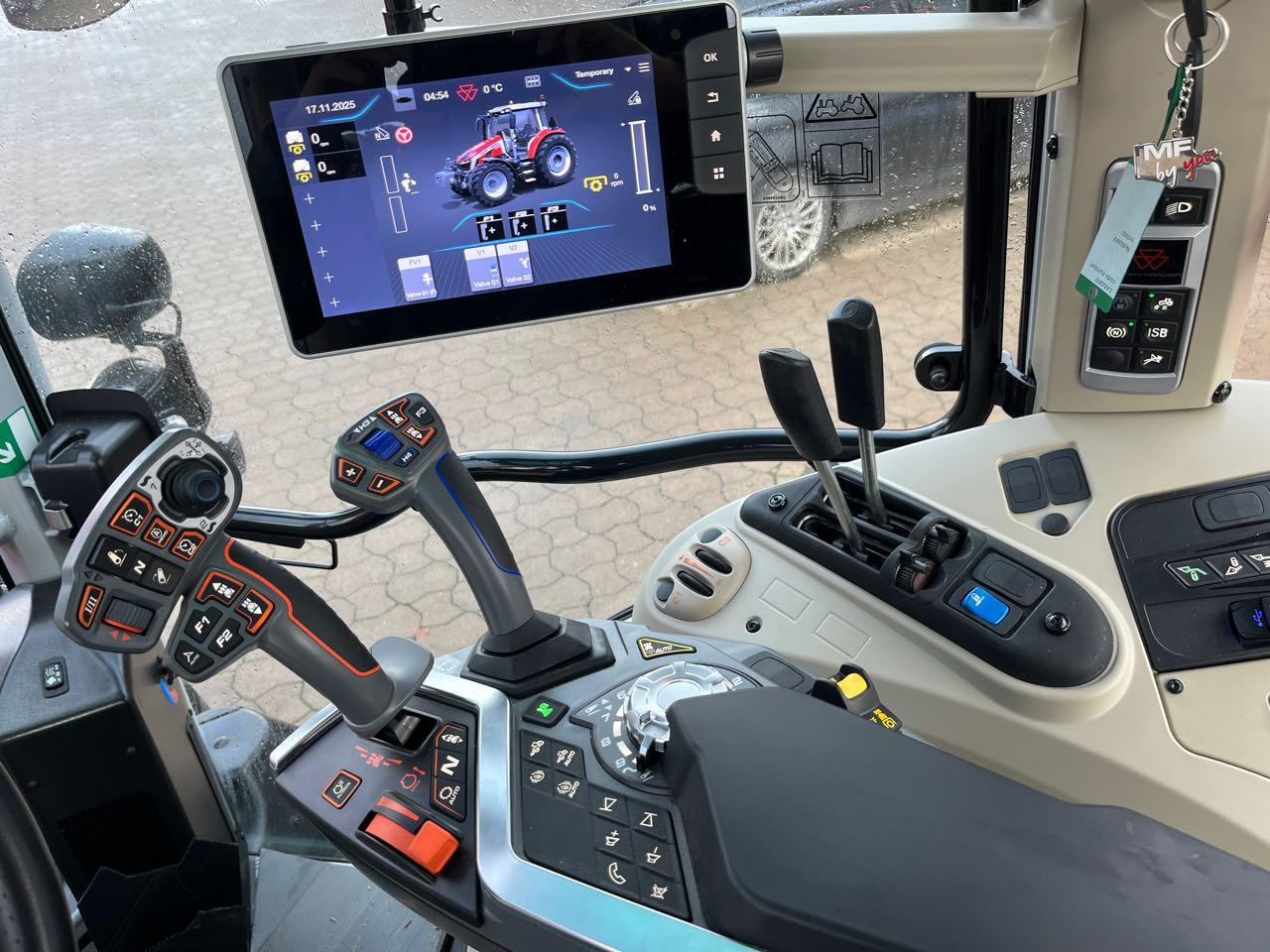 Tractor Massey Ferguson 5S. 125 Dyna-6: foto 8 Tractor Massey Ferguson 5S. 125 Dyna-6: foto 8