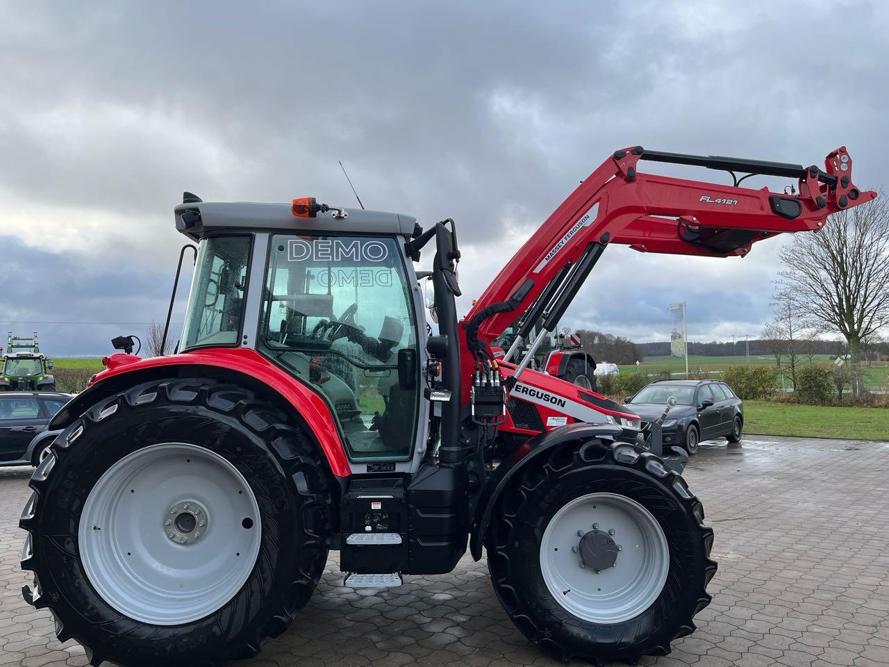 Massey Ferguson 5S. 125 Dyna-6 - Tractor: foto 2 Massey Ferguson 5S. 125 Dyna-6 - Tractor: foto 2