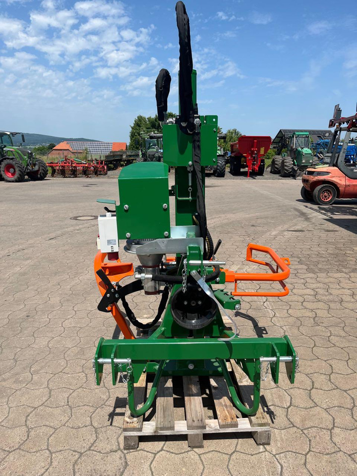 Posch HydroCombi 18 PZGE5,5 D-R+HeVo - Astilladora de leña: foto 1 Posch HydroCombi 18 PZGE5,5 D-R+HeVo - Astilladora de leña: foto 1