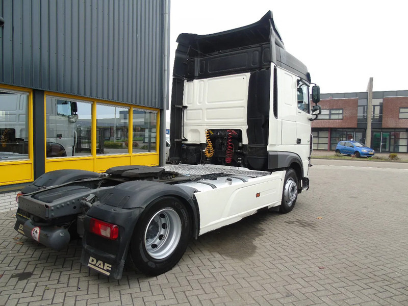 DAF XF 106.480 + EURO 6 + SPOILER - Cabeza tractora: foto 4 DAF XF 106.480 + EURO 6 + SPOILER - Cabeza tractora: foto 4