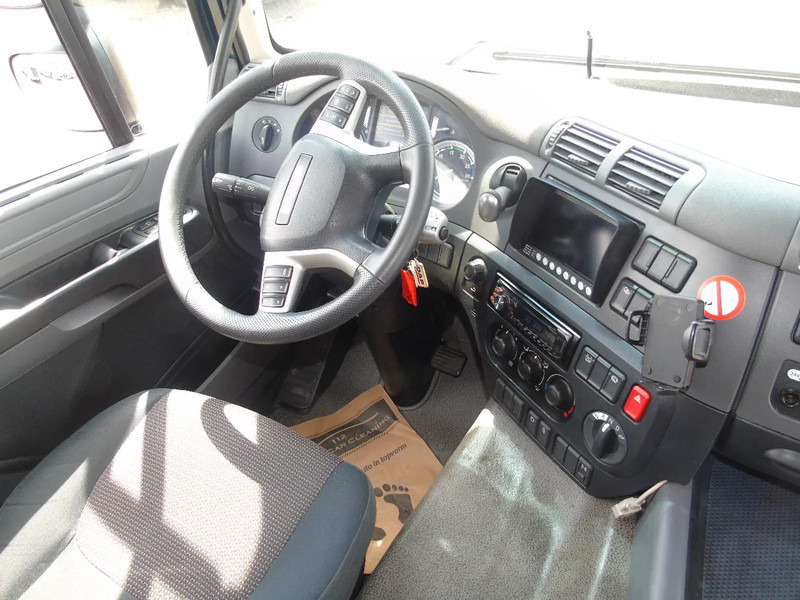 Camión frigorífico DAF CF 220 + CARRIER + EURO 6 + LIFT: foto 12