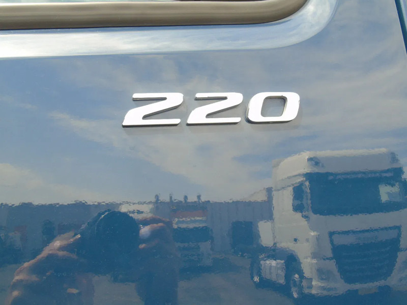 Camión frigorífico DAF CF 220 + CARRIER + EURO 6 + LIFT: foto 17