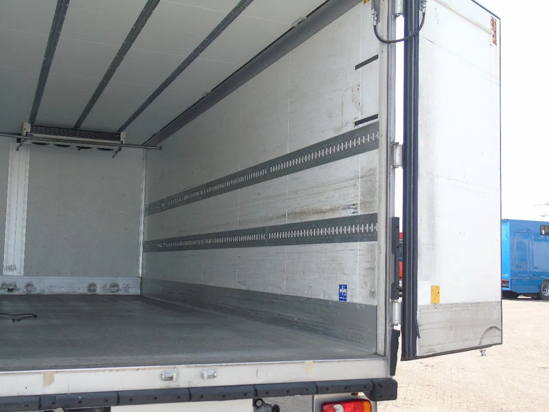 Camión frigorífico DAF CF 220 + CARRIER + EURO 6 + LIFT: foto 6