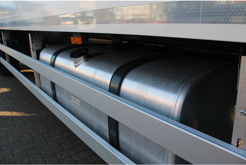 Camión caja cerrada DAF CF 260 + EURO 6 + LIFT: foto 20