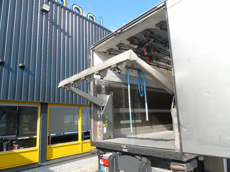 DAF CF 410 + 8X2 + CHEREAU + MEAT HOOKS + ATP + EURO 6 - Camión frigorífico: foto 5 DAF CF 410 + 8X2 + CHEREAU + MEAT HOOKS + ATP + EURO 6 - Camión frigorífico: foto 5