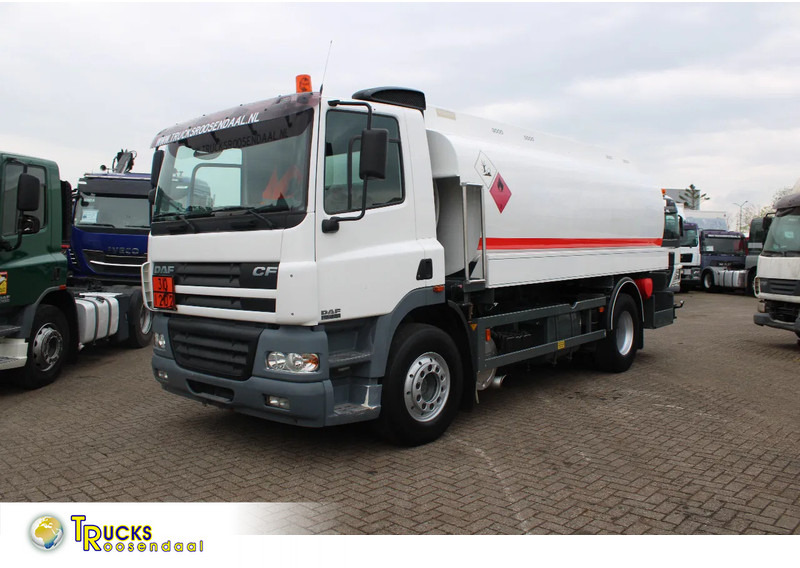 DAF CF 85.430 + PUMP/METERS + 4 COMPART / 15.000 LITER + COMPLETE SYSTEM WORKING - Camión cisterna: foto 1 DAF CF 85.430 + PUMP/METERS + 4 COMPART / 15.000 LITER + COMPLETE SYSTEM WORKING - Camión cisterna: foto 1