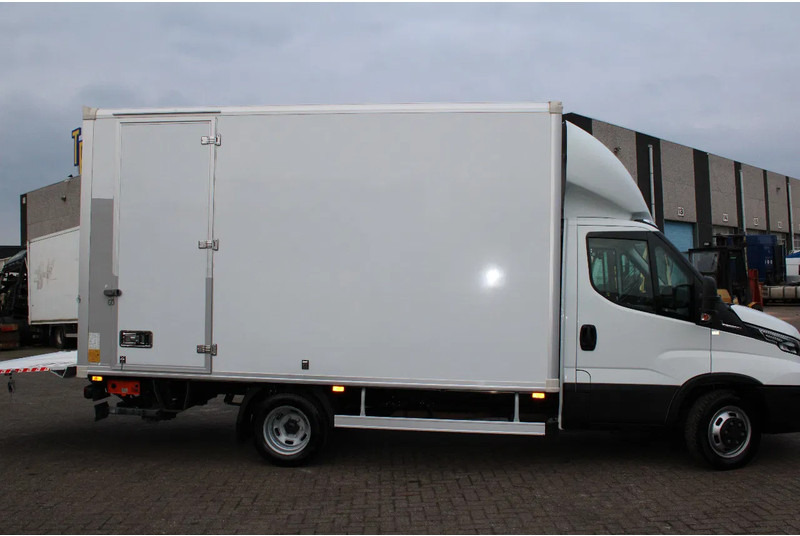 Iveco Daily 40C18 + EURO 6 + LIFT + 4T - Furgoneta caja cerrada: foto 4 Iveco Daily 40C18 + EURO 6 + LIFT + 4T - Furgoneta caja cerrada: foto 4
