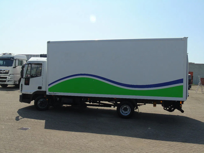 Iveco ML 75 E18 + MANUAL + EURO 5 - Camión caja cerrada: foto 4 Iveco ML 75 E18 + MANUAL + EURO 5 - Camión caja cerrada: foto 4
