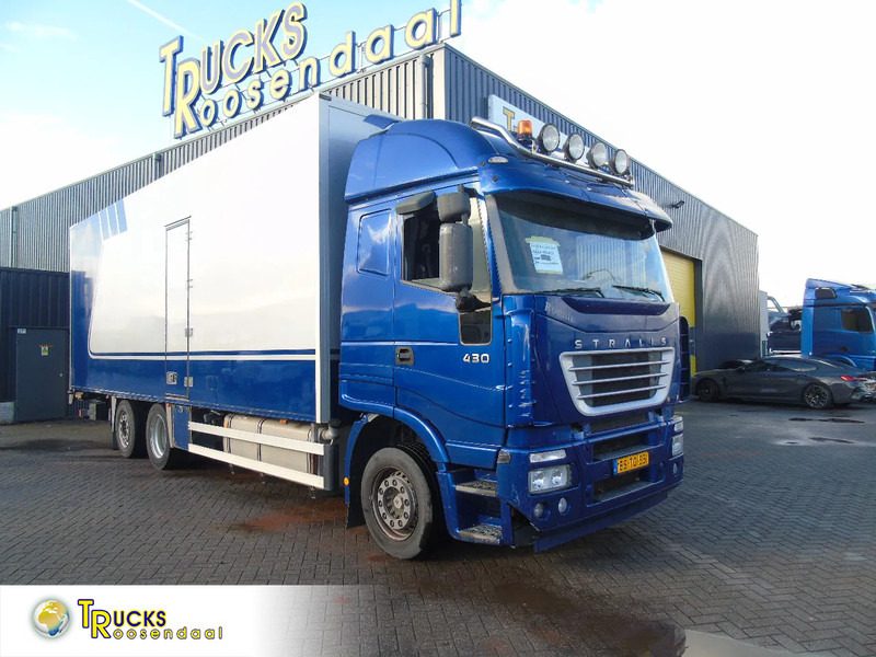Iveco Stralis 430 + 6X2 + LIFT - Camión caja cerrada: foto 1 Iveco Stralis 430 + 6X2 + LIFT - Camión caja cerrada: foto 1