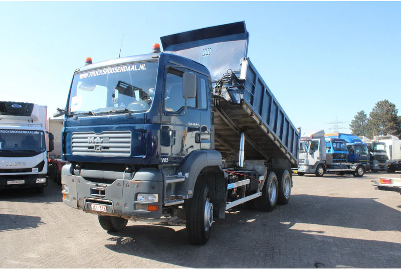 MAN TGA 33.360 + 6X6 + MANUAL - Camión volquete: foto 2 MAN TGA 33.360 + 6X6 + MANUAL - Camión volquete: foto 2