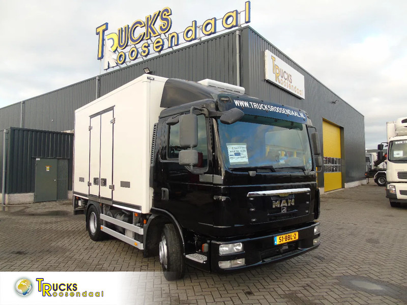 MAN TGL 10.250 + B.A.R loadlift + 3 SEATS +KONVECTA + RINGFEDER - Camión frigorífico: foto 1 MAN TGL 10.250 + B.A.R loadlift + 3 SEATS +KONVECTA + RINGFEDER - Camión frigorífico: foto 1
